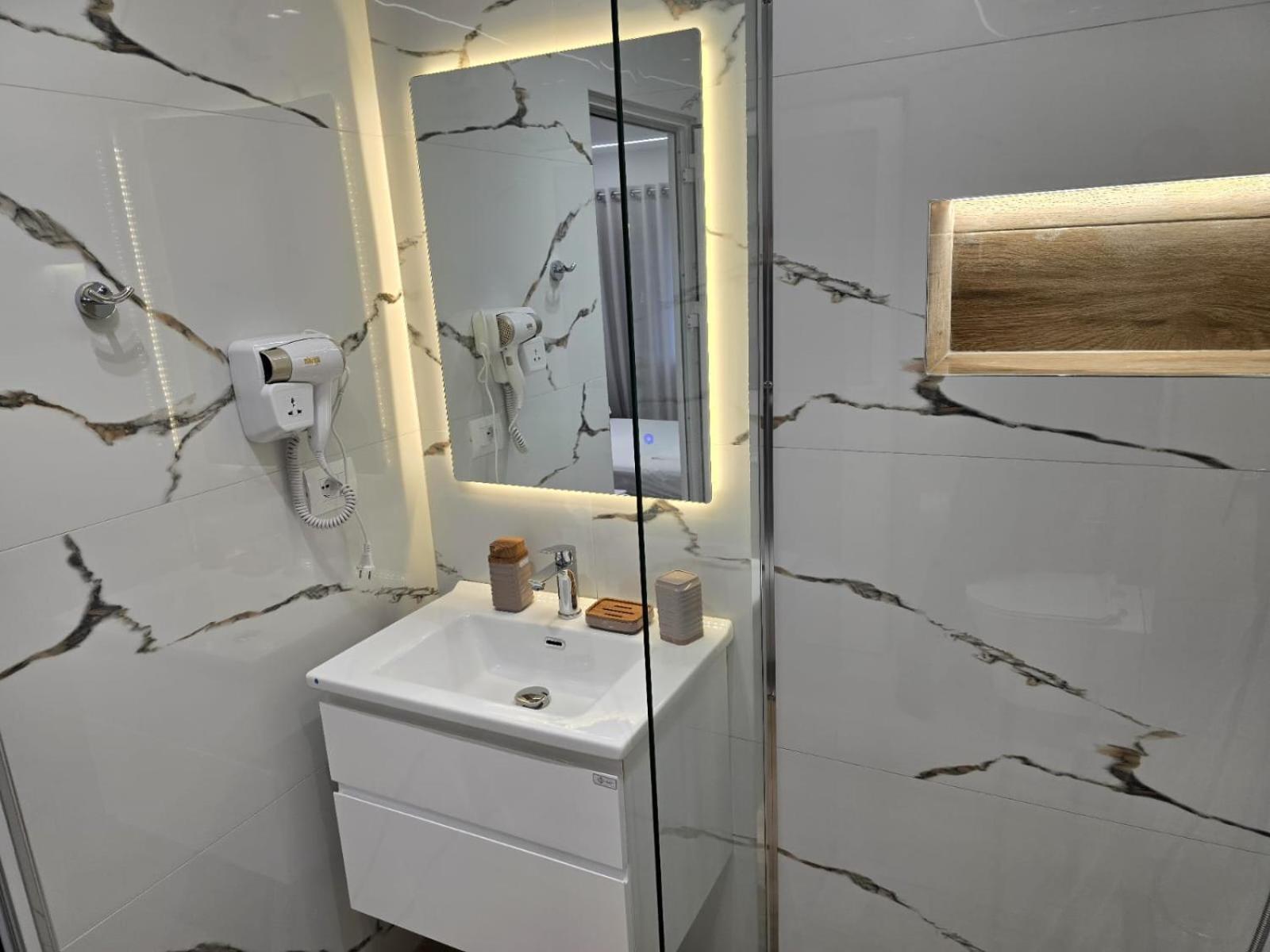 Aila Apartment ซารานเดอ ภายนอก รูปภาพ